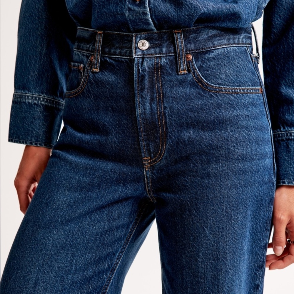 Abercrombie High-Rise Loose Jean in Dark Wash, Long Length - Picture 6 of 8